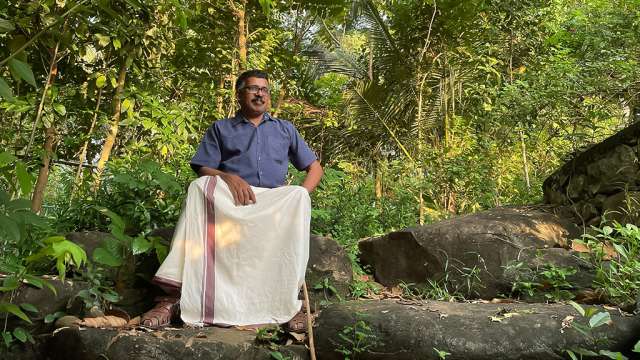 എം. ആർ. ഹരി പുളിയറക്കോണത്തെ മിയാവാക്കി  കാട്ടിൽ